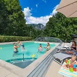 Laasenhof 3*