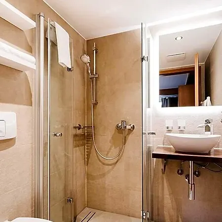 Laasenhof 3* Struppen